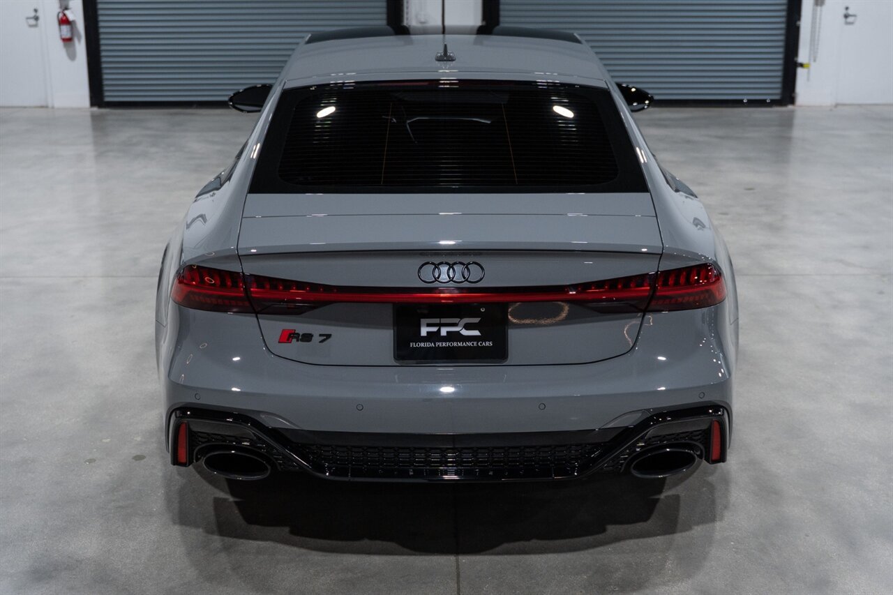 Used 2023 Audi RS 7 Sportback AWD/4WD image 5