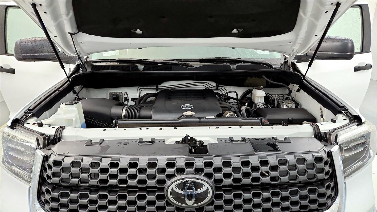 Used 2018 Toyota Tundra SR5 w/ TRD Off Road Package image 14