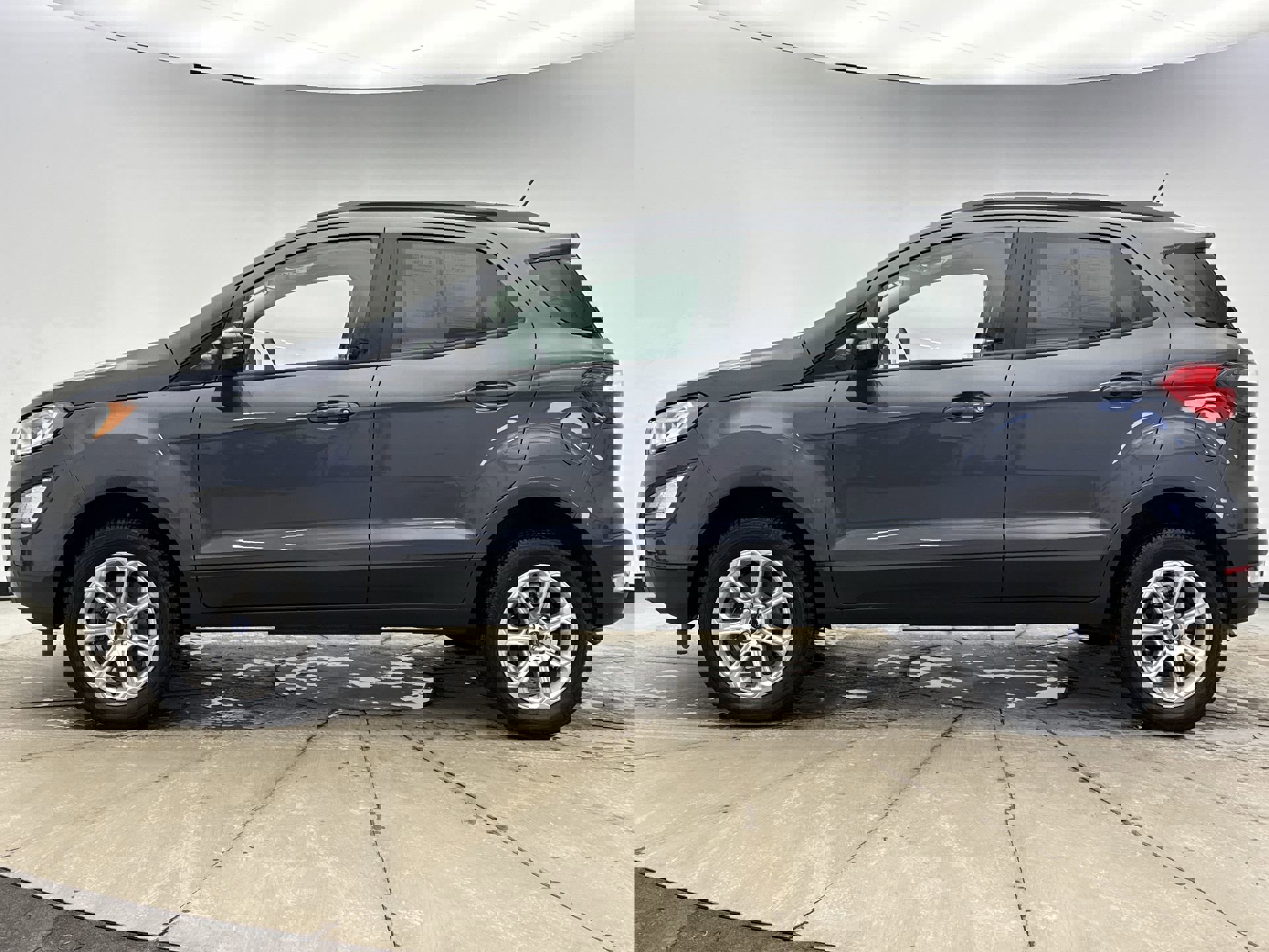 Used 2022 Ford EcoSport SE w/ SE Convenience Package image 2