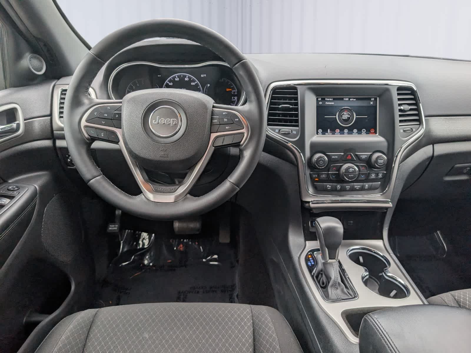Used 2018 Jeep Grand Cherokee Laredo AWD/4WD image 16