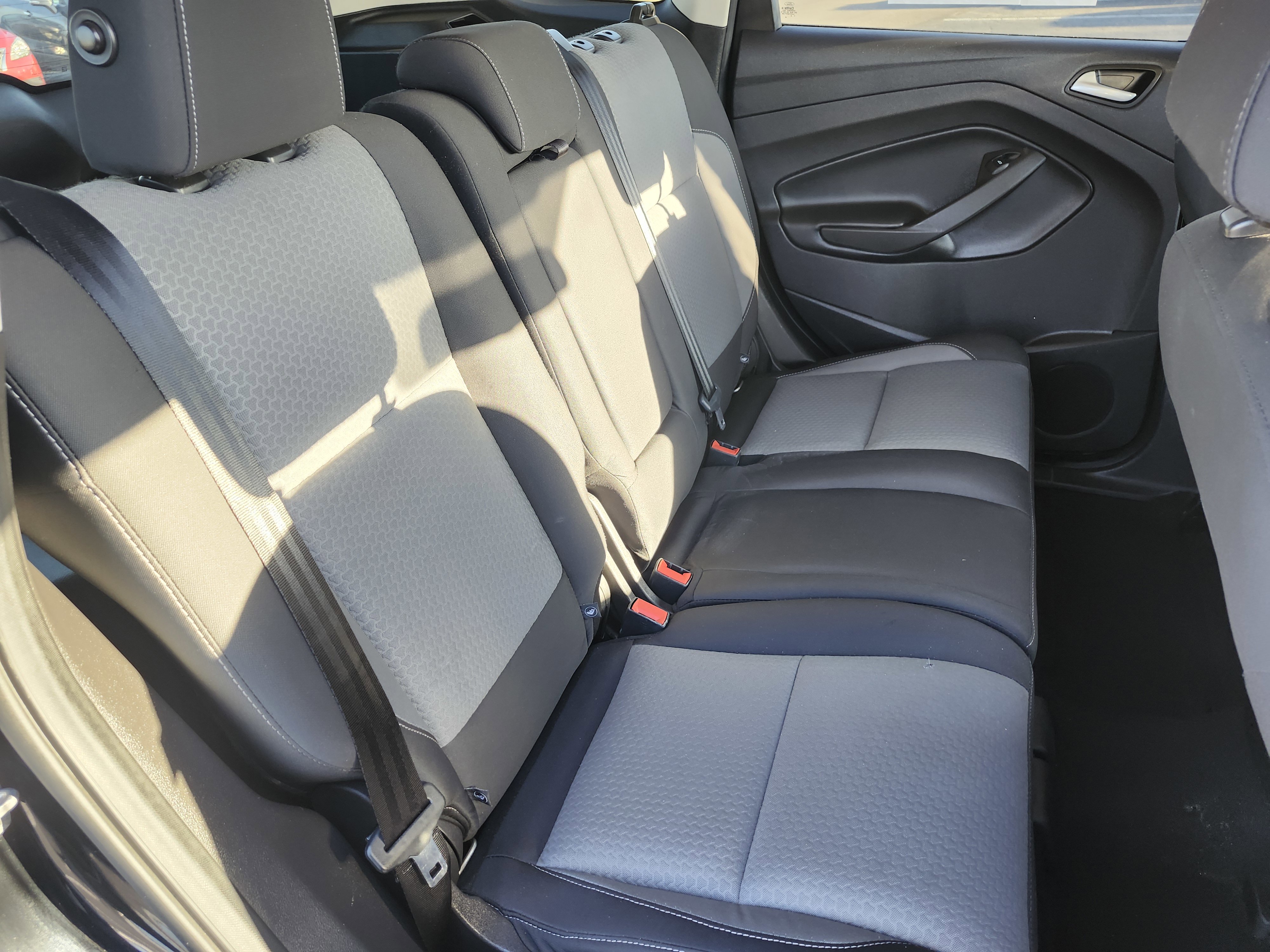 Used 2017 Ford Escape SE FWD image 18