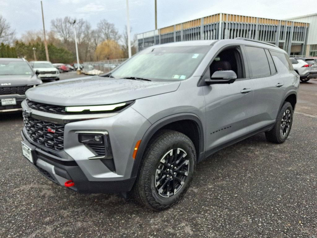 Used 2025 Chevrolet Traverse Z71 w/ Driver Confidence Package image 3