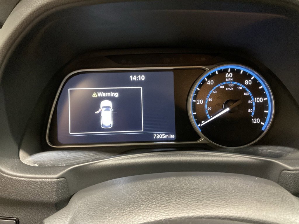 Used 2025 Nissan Leaf S image 15