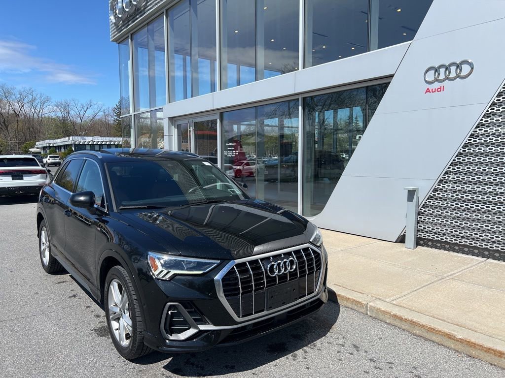 Used 2020 Audi Q3 2.0T Prestige w/ Prestige Package image 1