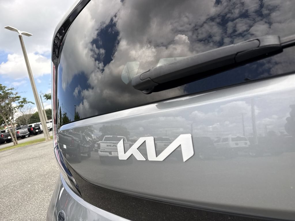 Used 2024 Kia Soul LX w/ Option Group 015 FWD image 6