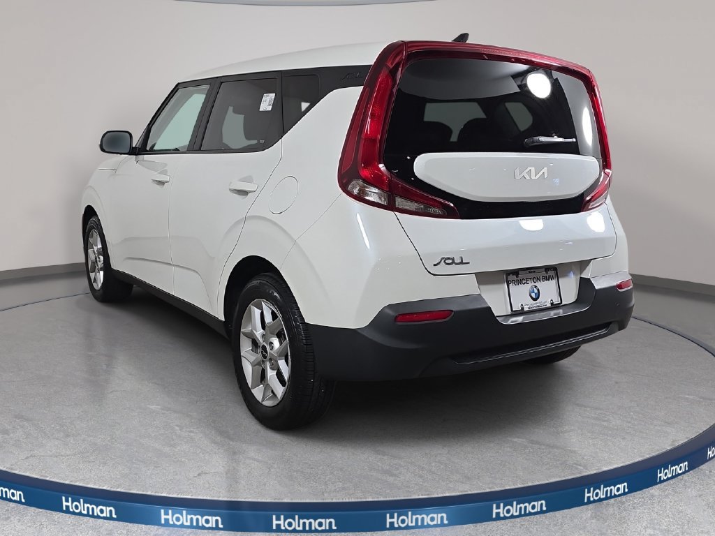 Used 2022 Kia Soul LX w/ Technology Package FWD image 8