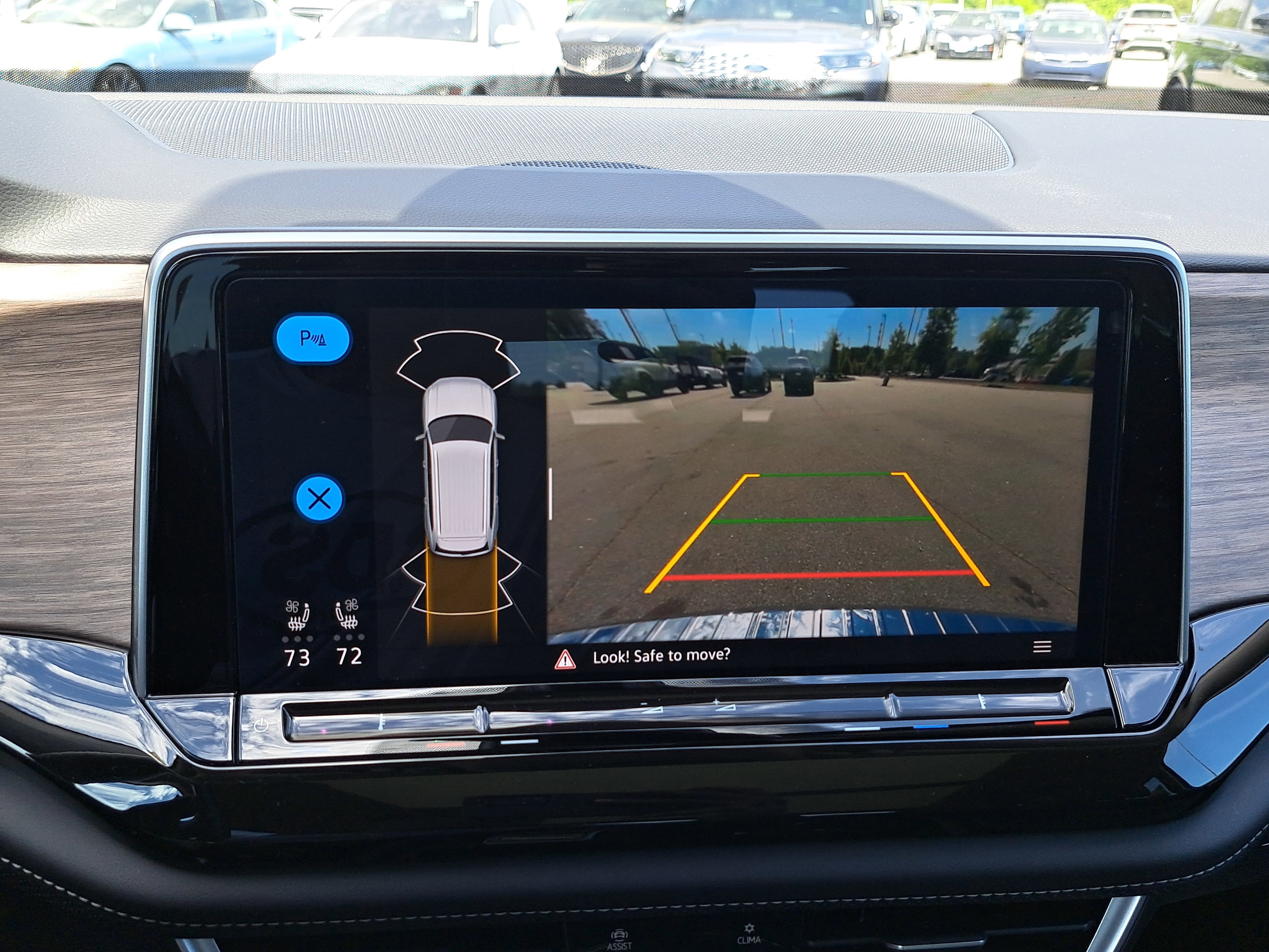 Certified 2025 Volkswagen Atlas SEL image 25