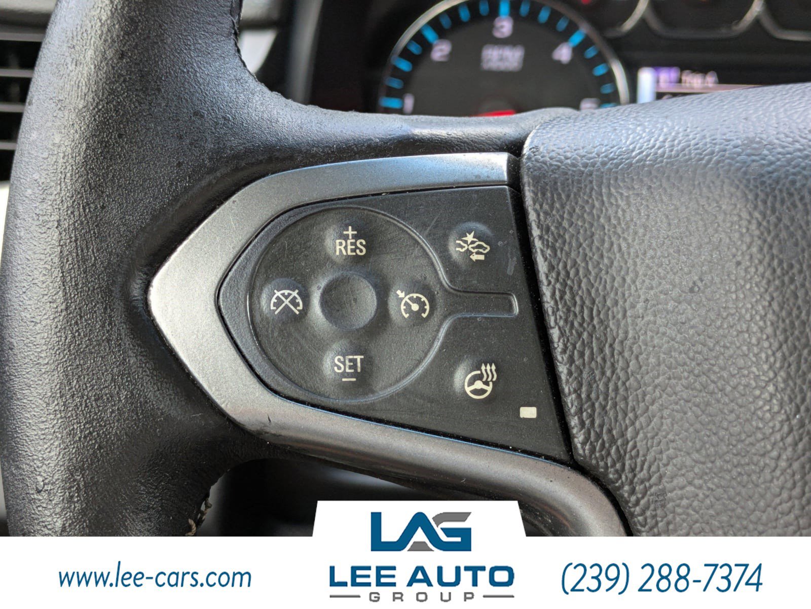 Used 2015 Chevrolet Suburban LTZ RWD image 22
