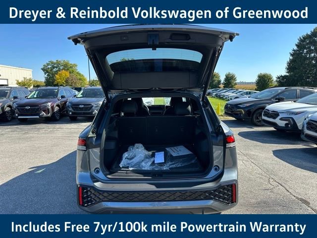 New 2025 Volkswagen Tiguan SE R-Line image 40