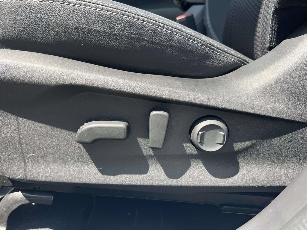 Used 2022 Subaru Forester Premium AWD/4WD image 17