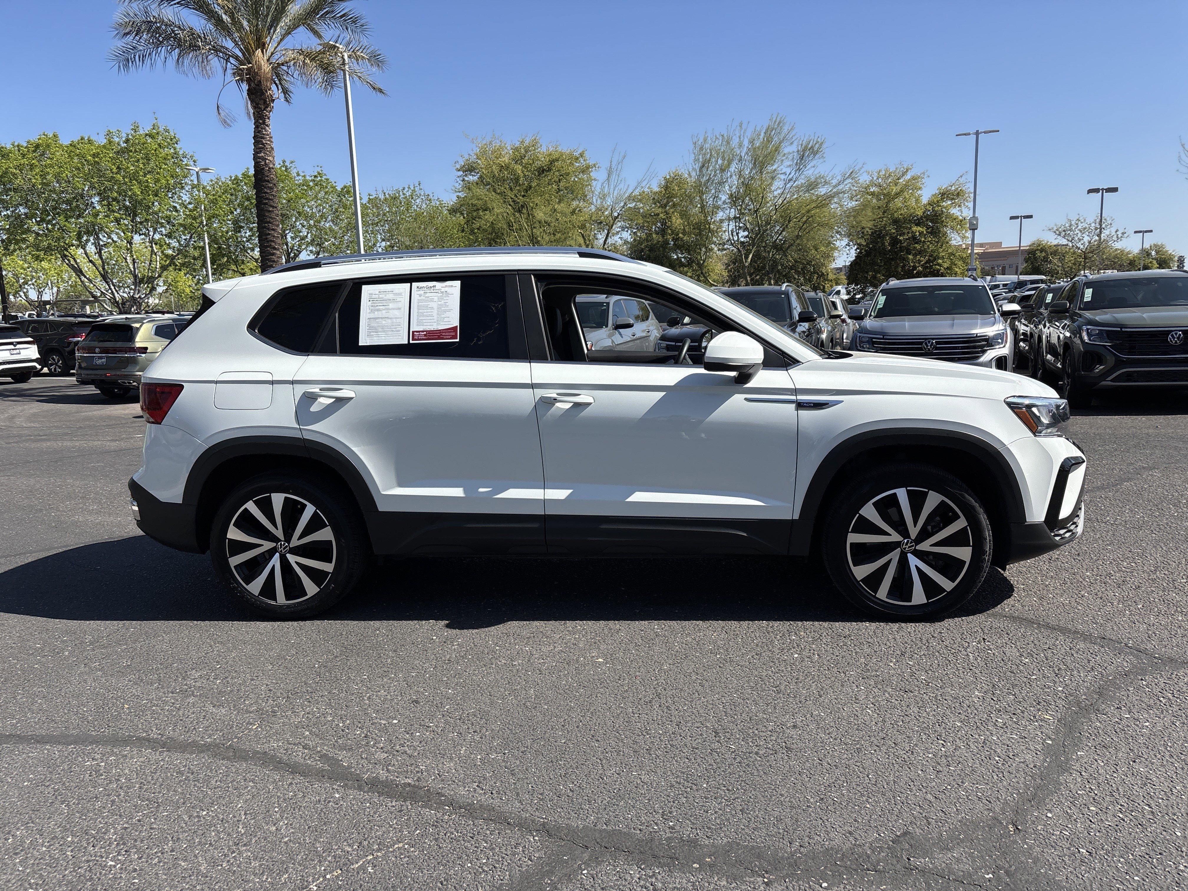 Used 2022 Volkswagen Taos SE image 5