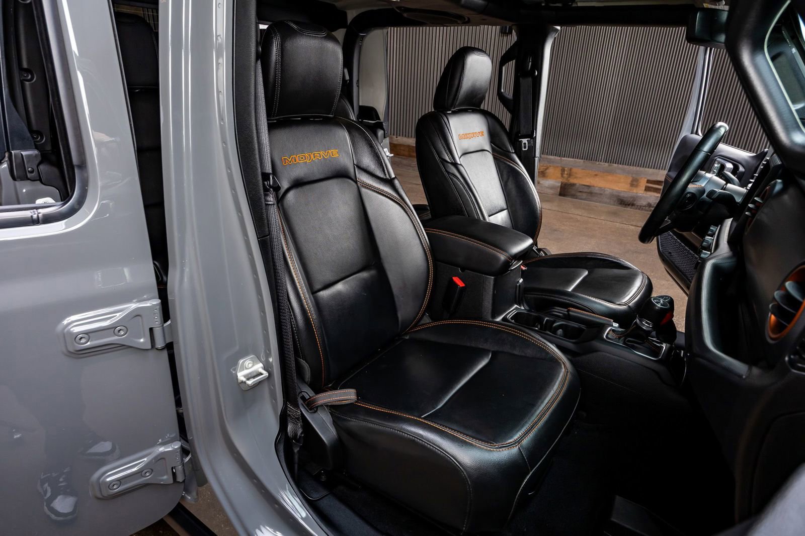 Used 2023 Jeep Gladiator Mojave w/ LED Lighting Group AWD/4WD image 30