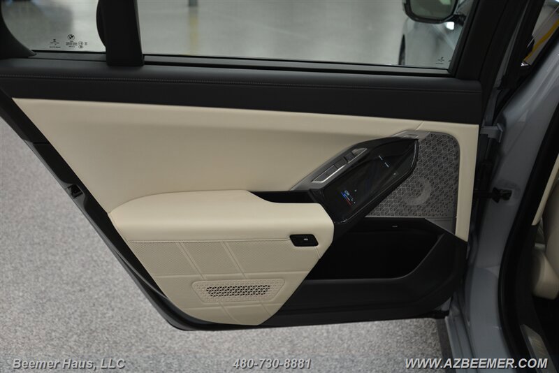 Used 2023 BMW 760i xDrive w/ Executive Package AWD/4WD image 41