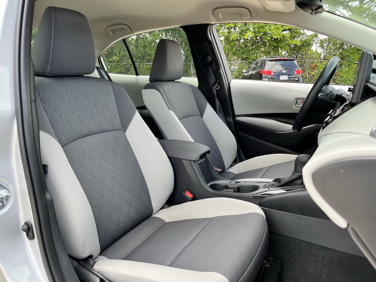Used 2025 Toyota Corolla LE FWD image 24