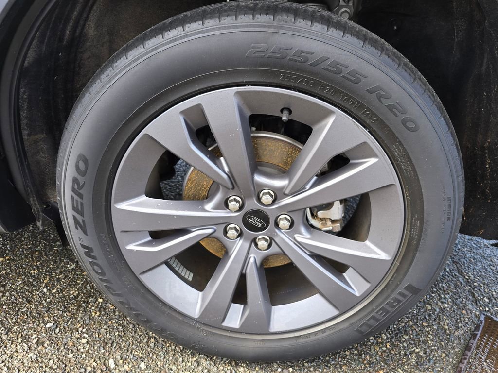 Used 2022 Ford Explorer XLT w/ Equipment Group 202A image 10