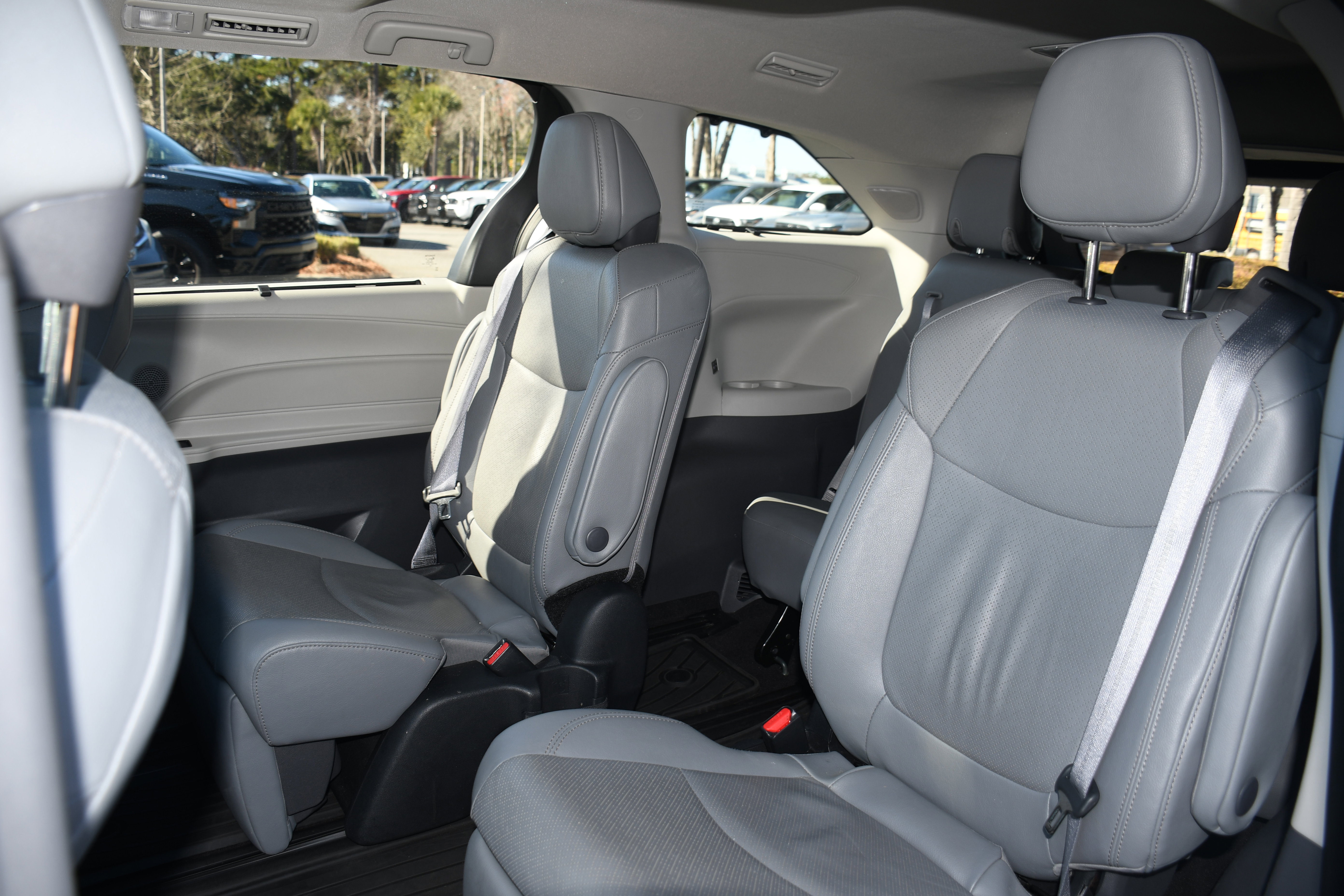 Certified 2023 Toyota Sienna Limited image 17