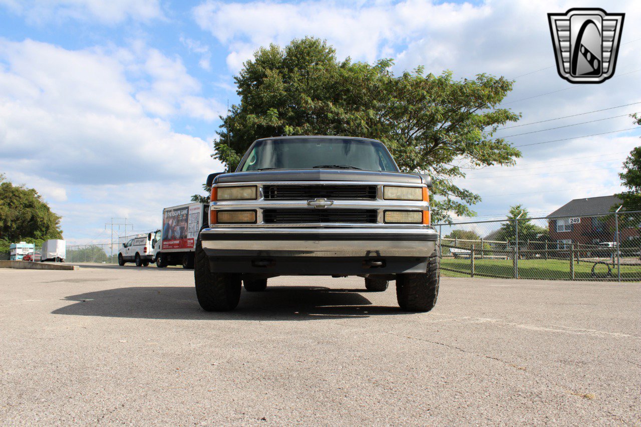 Used 1999 Chevrolet Tahoe Z71 w/ Preferred Equipment Group image 18