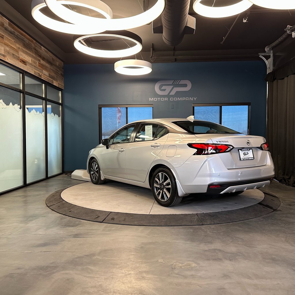 Used 2021 Nissan Versa SV image 5