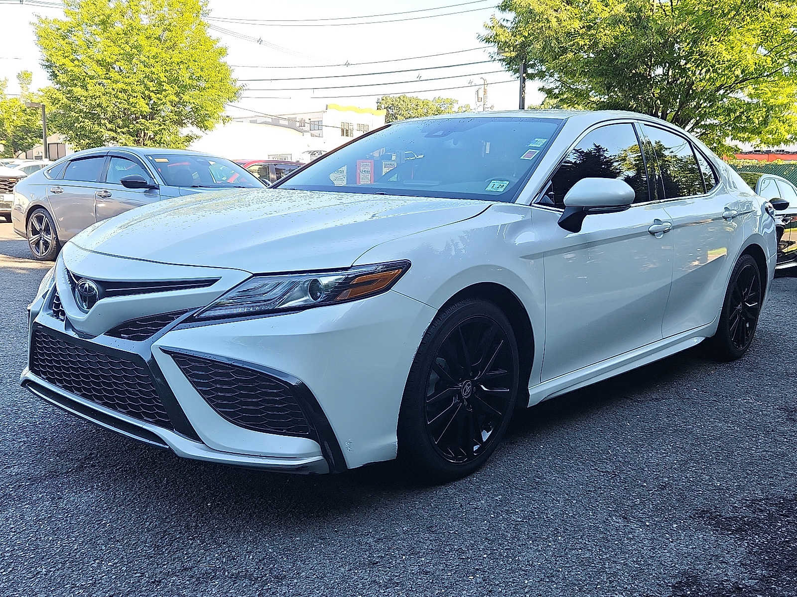 Used 2024 Toyota Camry XSE FWD image 3
