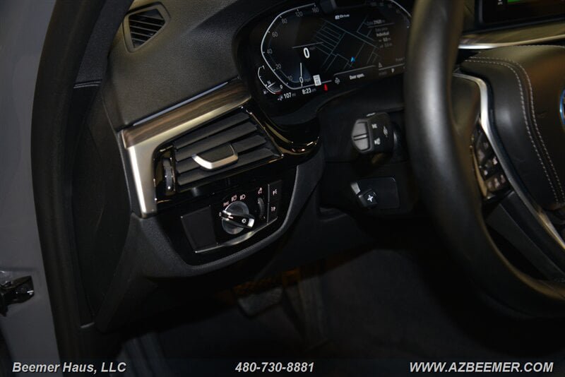 Used 2022 BMW 530e w/ Premium Package RWD image 30