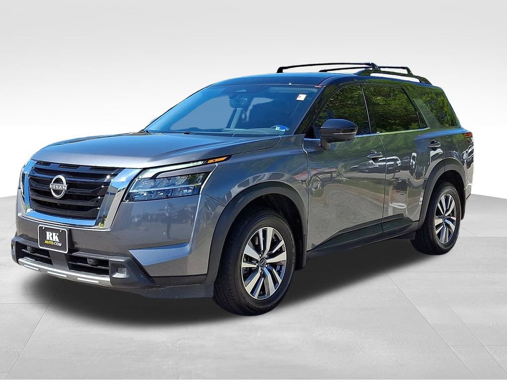 Used 2022 Nissan Pathfinder SL image 3
