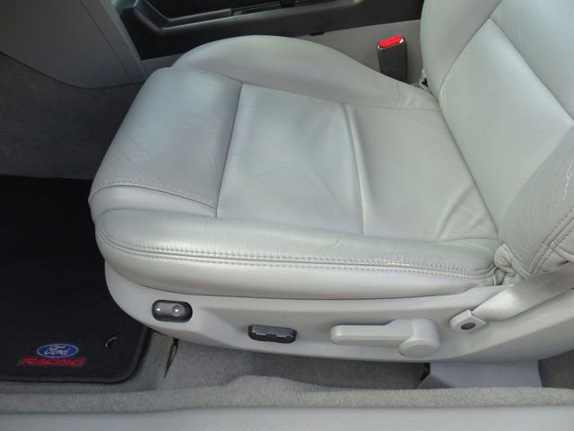 Used 2006 Ford Mustang Premium RWD image 10