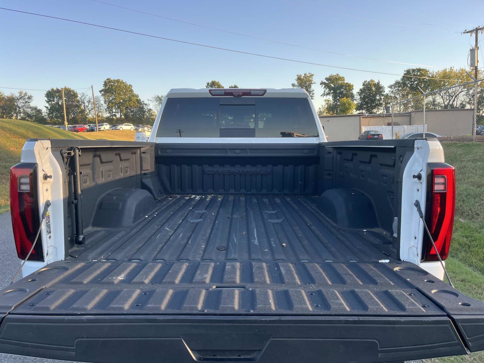 Used 2024 GMC Sierra 2500 Denali Ultimate AWD/4WD image 12