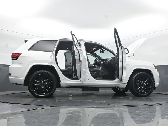 Used 2019 Jeep Grand Cherokee Altitude AWD/4WD image 63