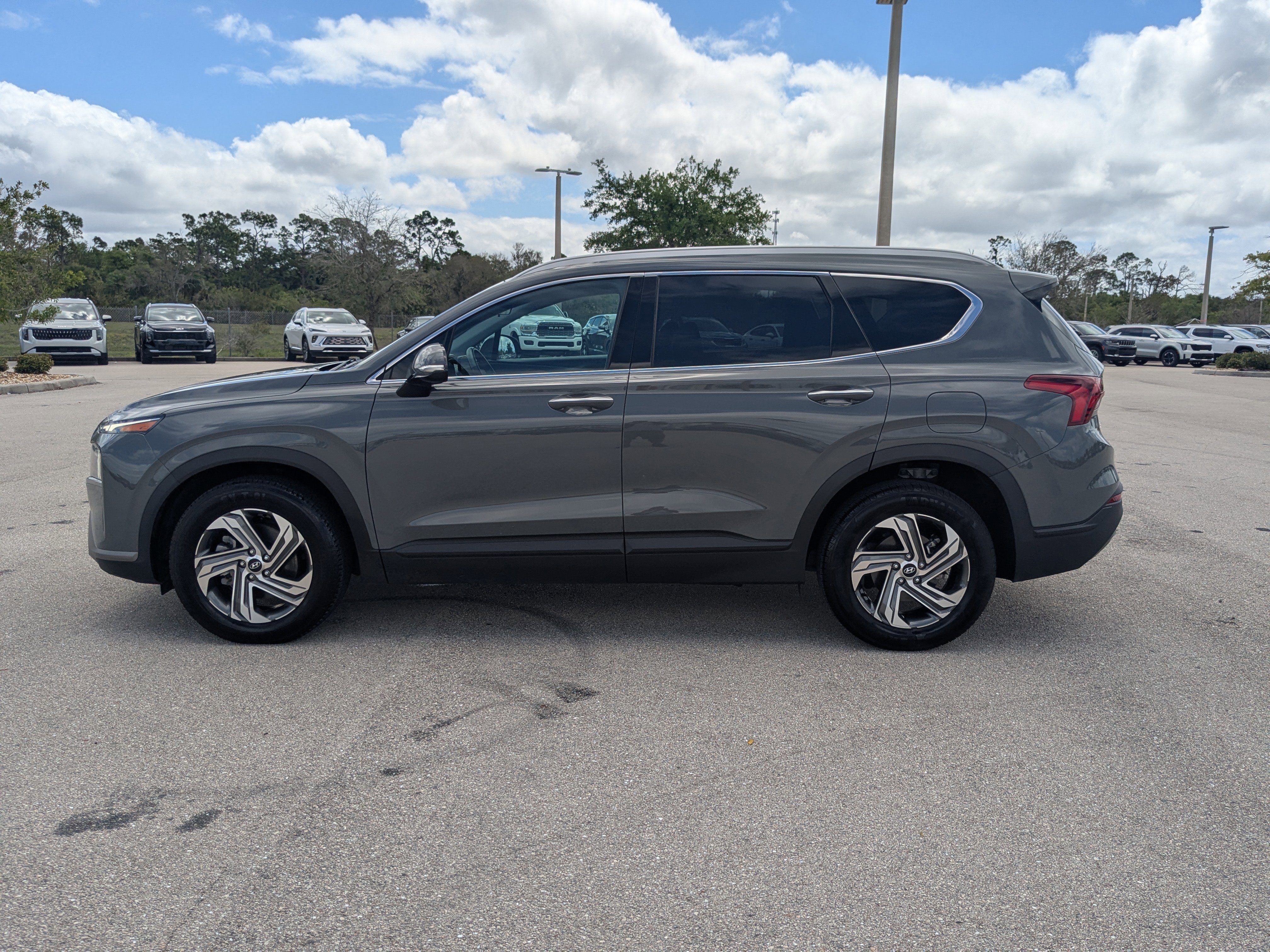 Used 2023 Hyundai Santa Fe SEL FWD image 8