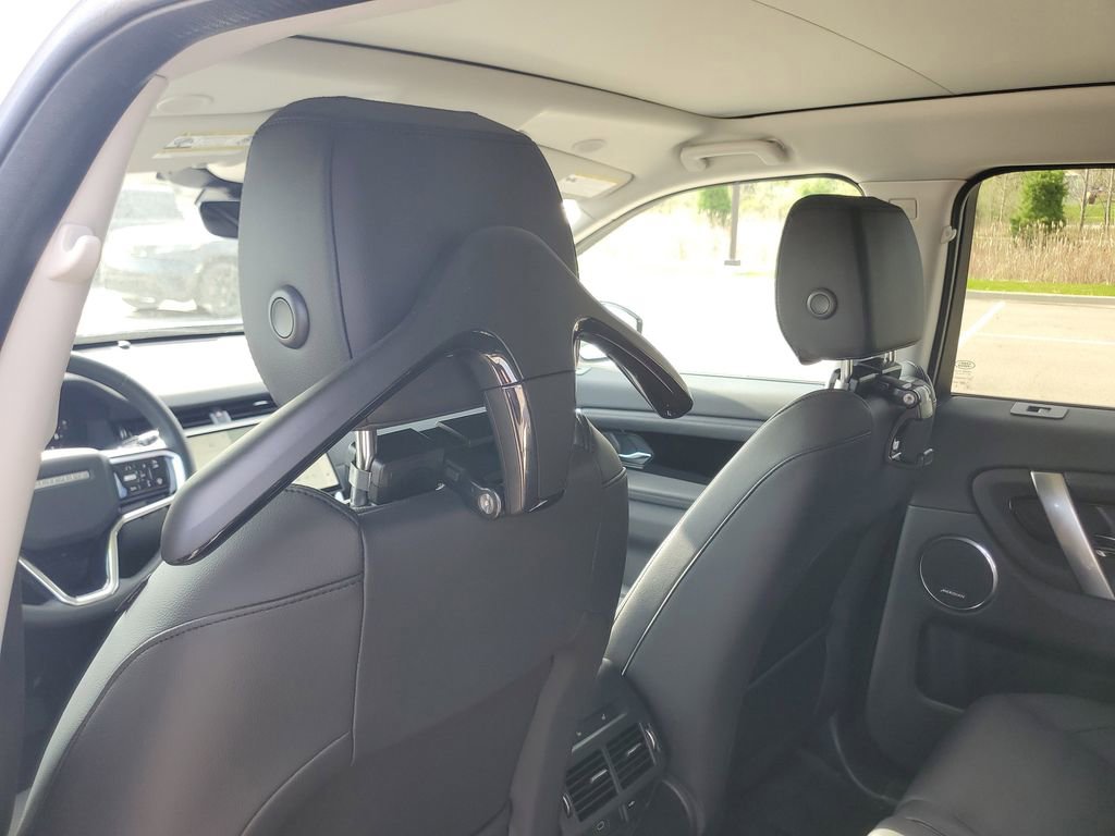 Used 2025 Land Rover Discovery Sport S image 31