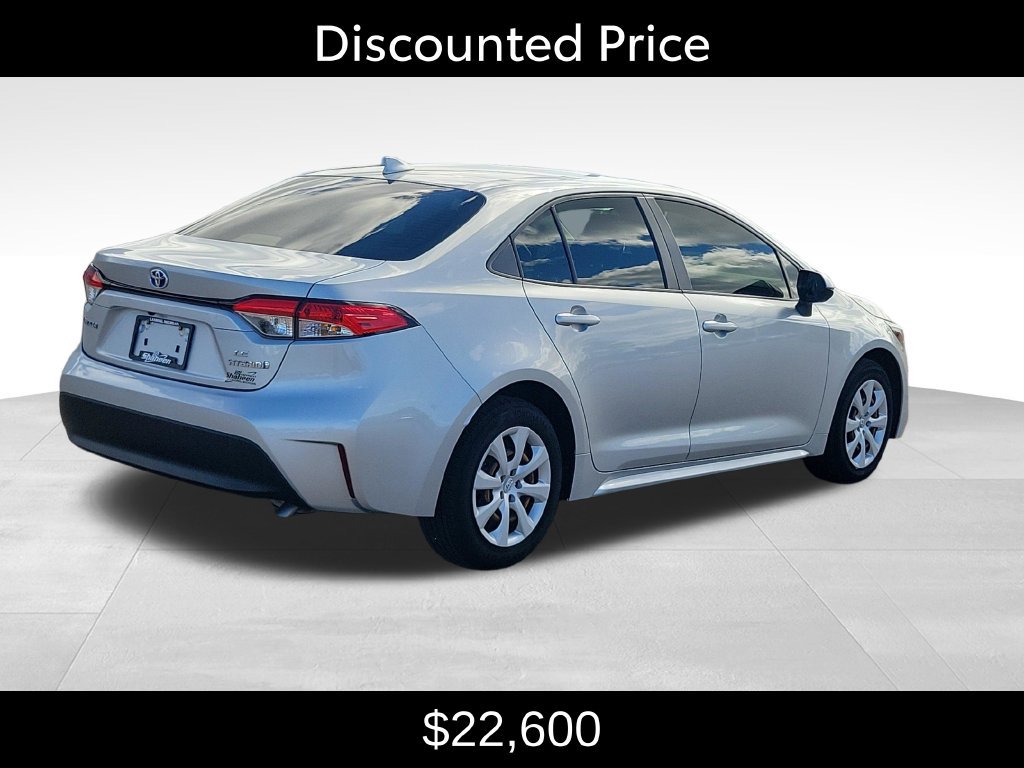 Used 2023 Toyota Corolla LE FWD image 3
