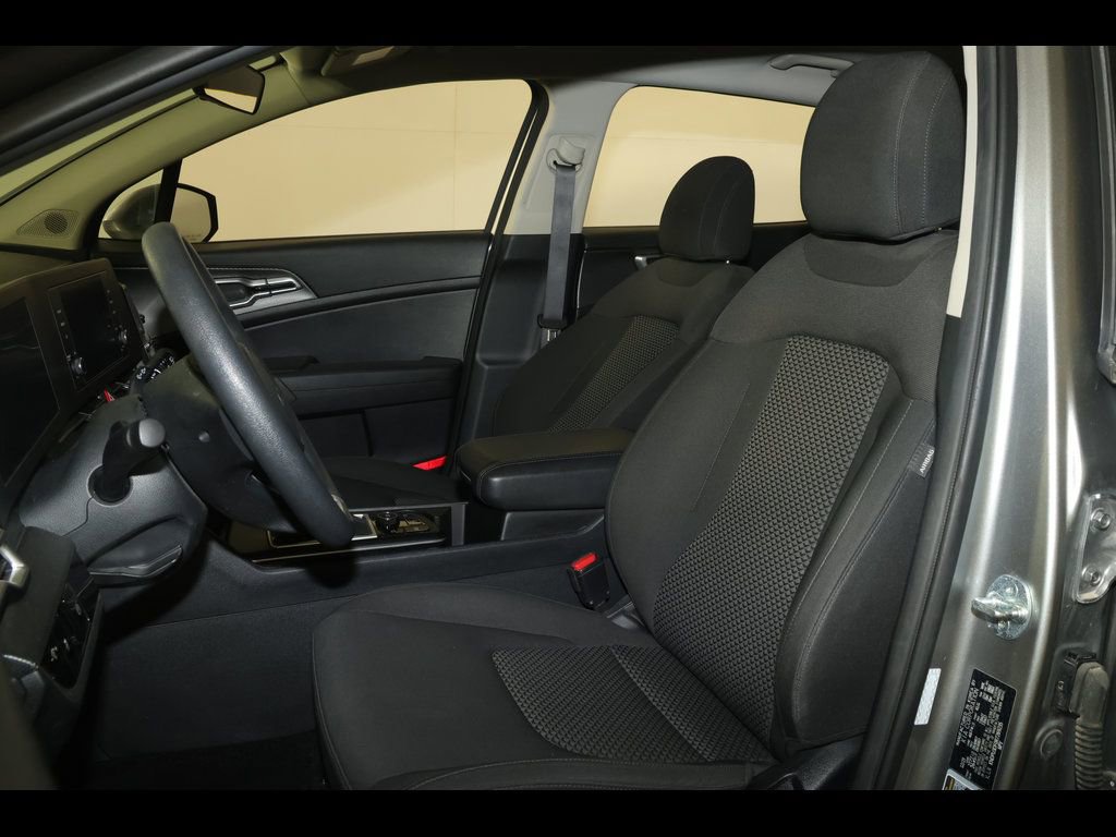 Used 2024 Kia Sportage LX image 10