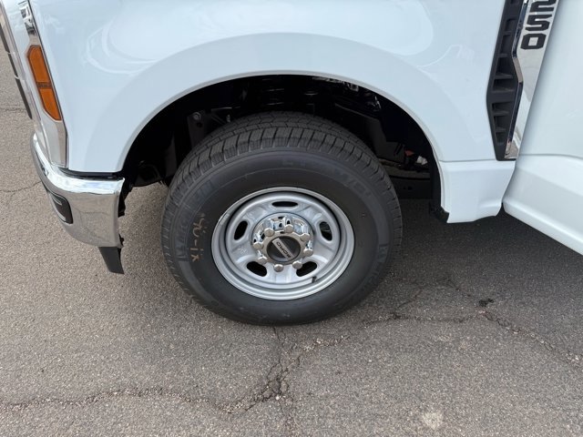 New 2026 Ford F250 XL w/ XL Chrome Package image 25
