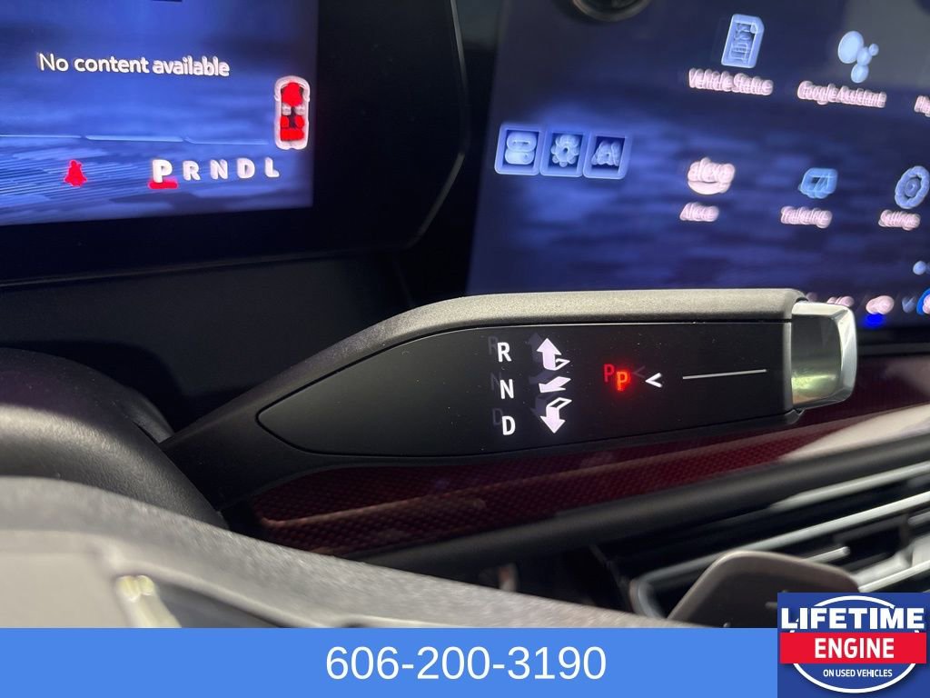 Used 2024 Chevrolet Traverse RS image 18