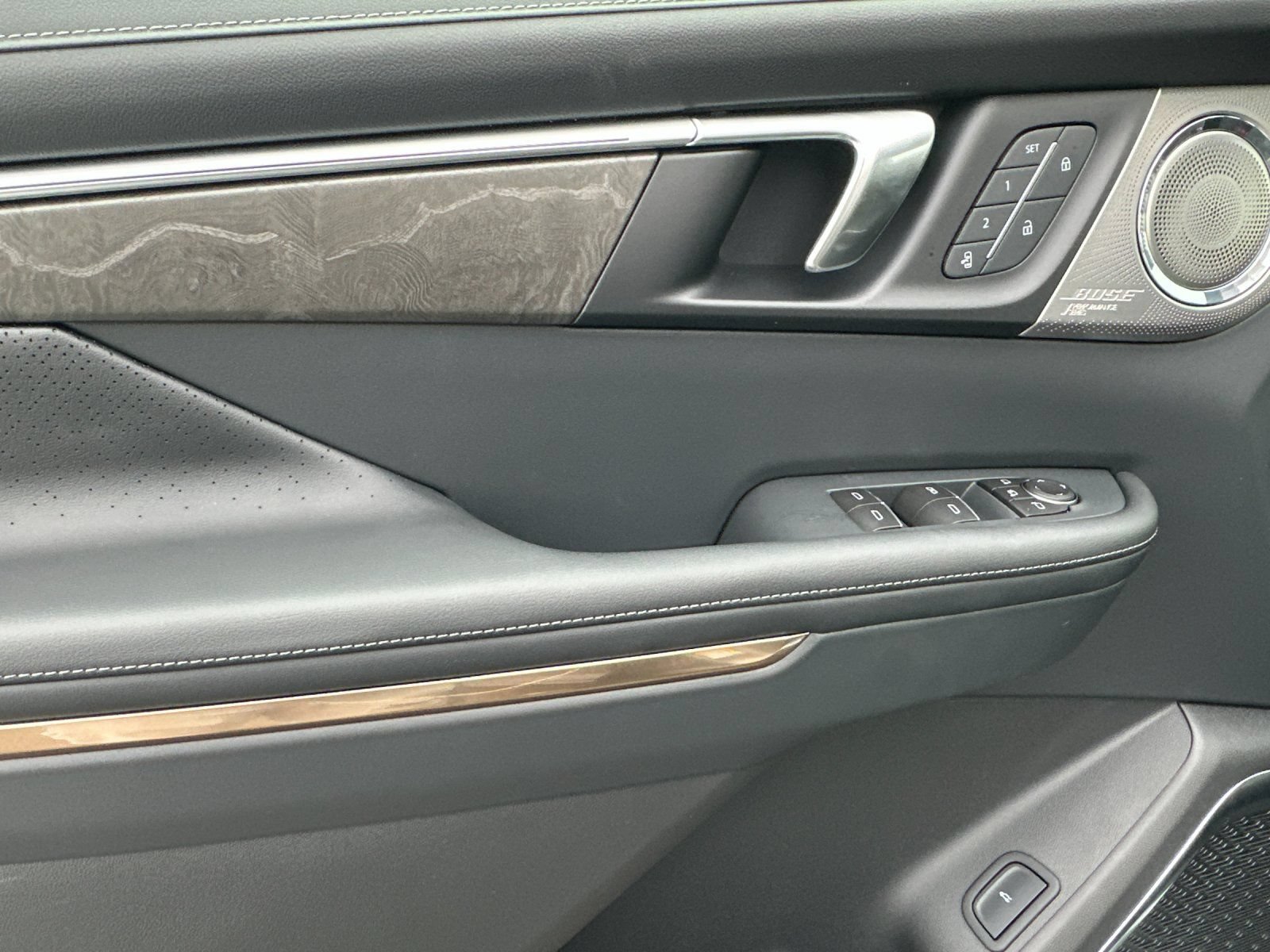 New 2026 Buick Enclave Avenir w/ Super Cruise Package FWD image 11