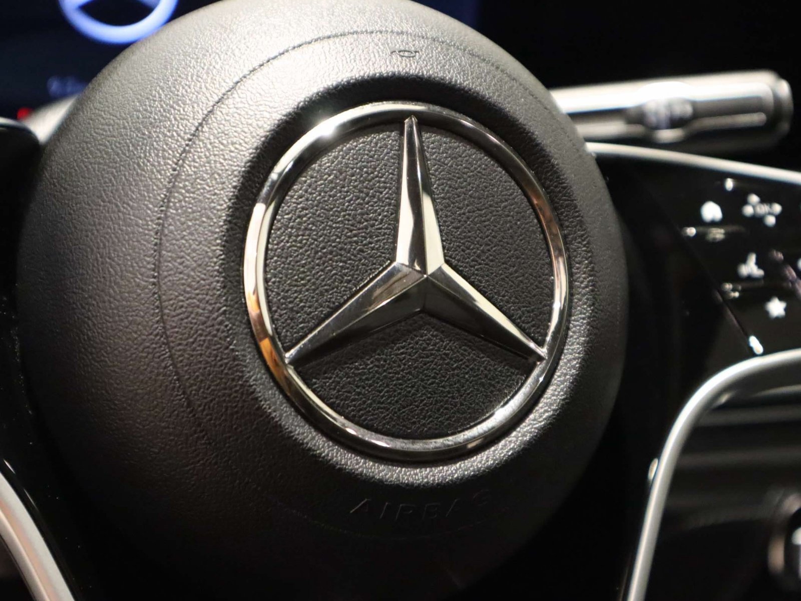 Used 2024 Mercedes-Benz GLE 350 4MATIC image 39