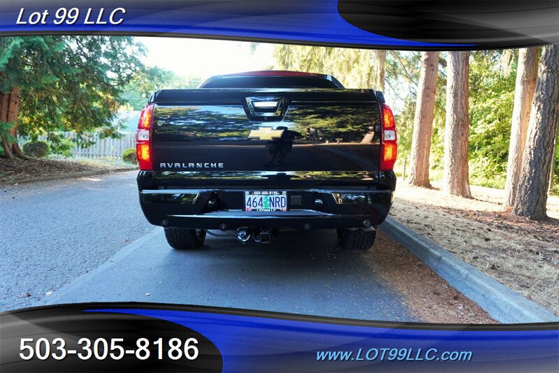 Used 2012 Chevrolet Avalanche LTZ AWD/4WD image 10