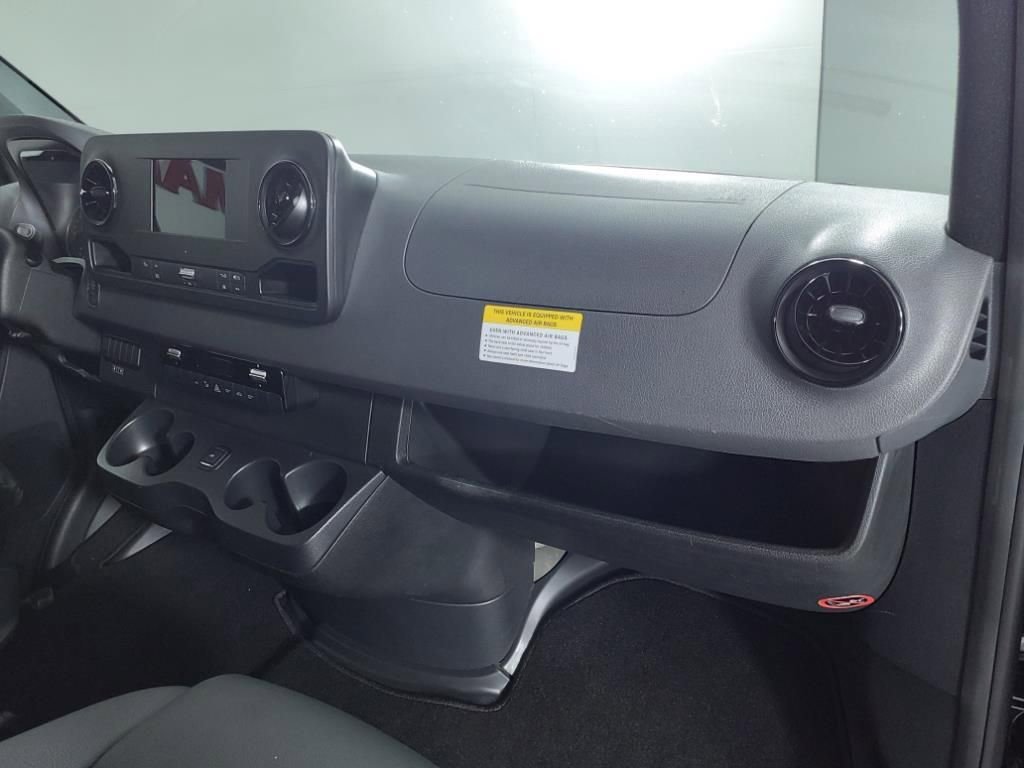 Used 2022 Mercedes-Benz Sprinter 2500 image 30