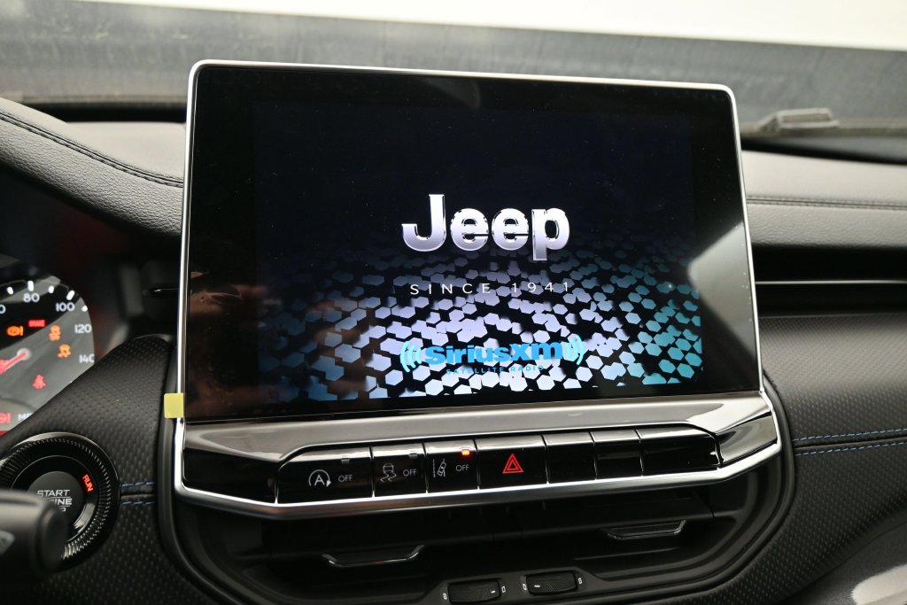 New 2026 Jeep Compass Latitude AWD/4WD image 7
