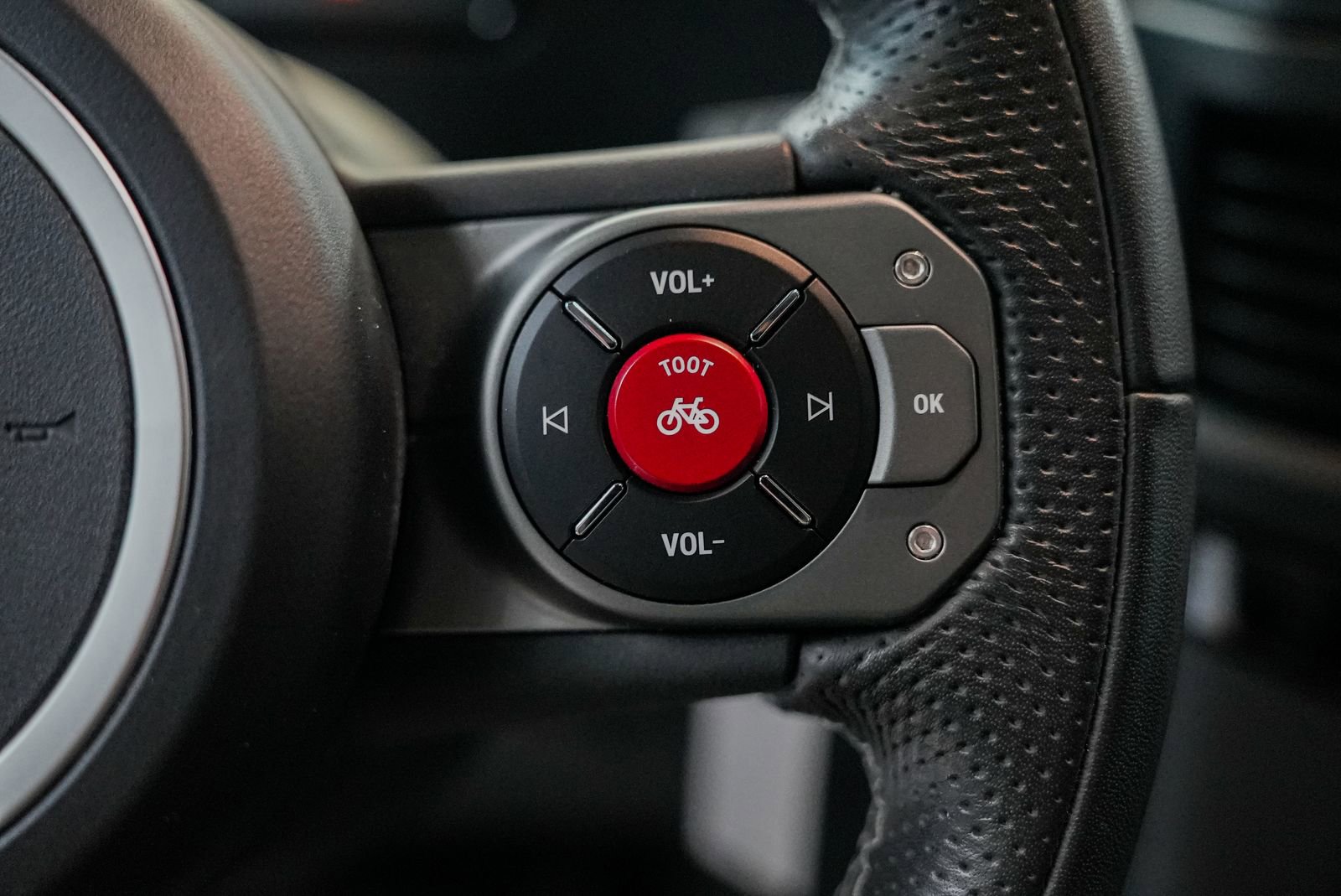 Used 2024 INEOS Grenadier Fieldmaster Edition AWD/4WD image 27