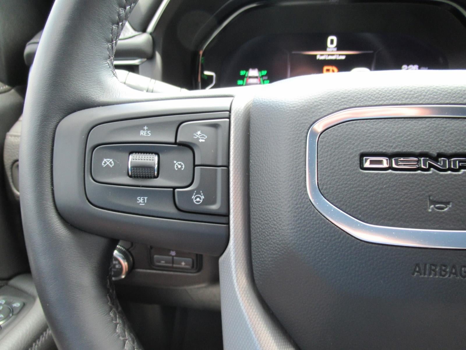 Used 2024 GMC Yukon Denali w/ Denali Reserve Package AWD/4WD image 28