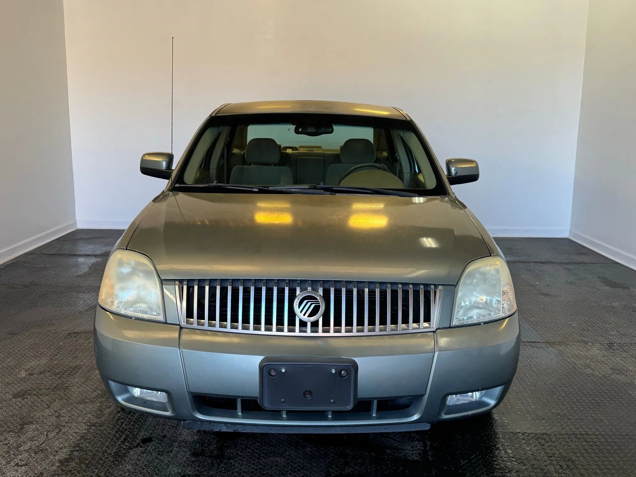 Used 2005 Mercury Montego Luxury image 2