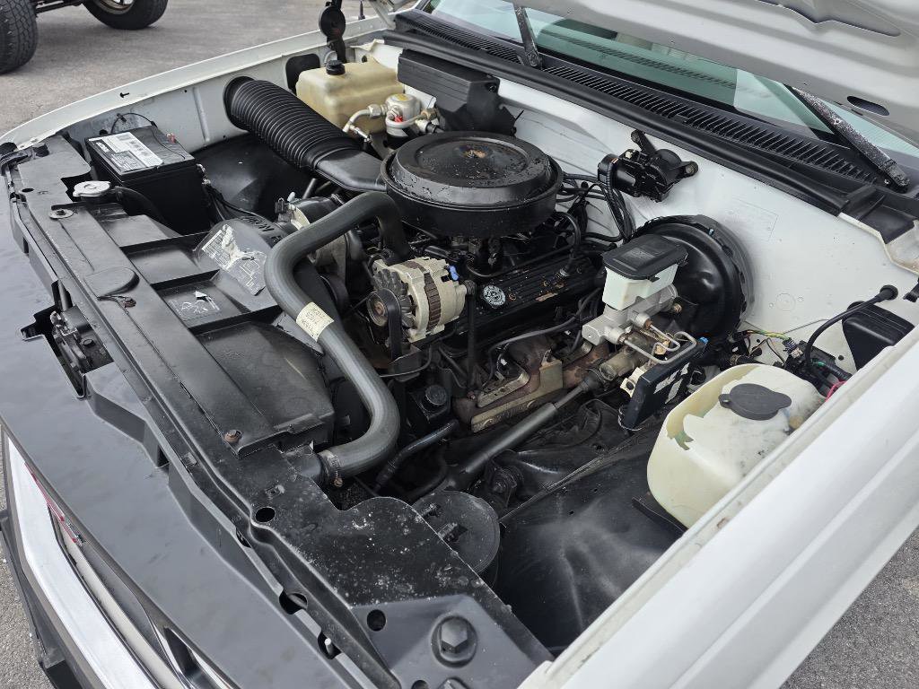 Used 1988 GMC Sierra 1500 2WD Regular Cab image 24