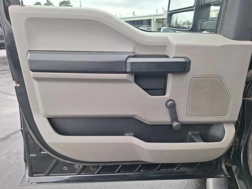 Used 2020 Ford F250 XL w/ XL Value Package image 2