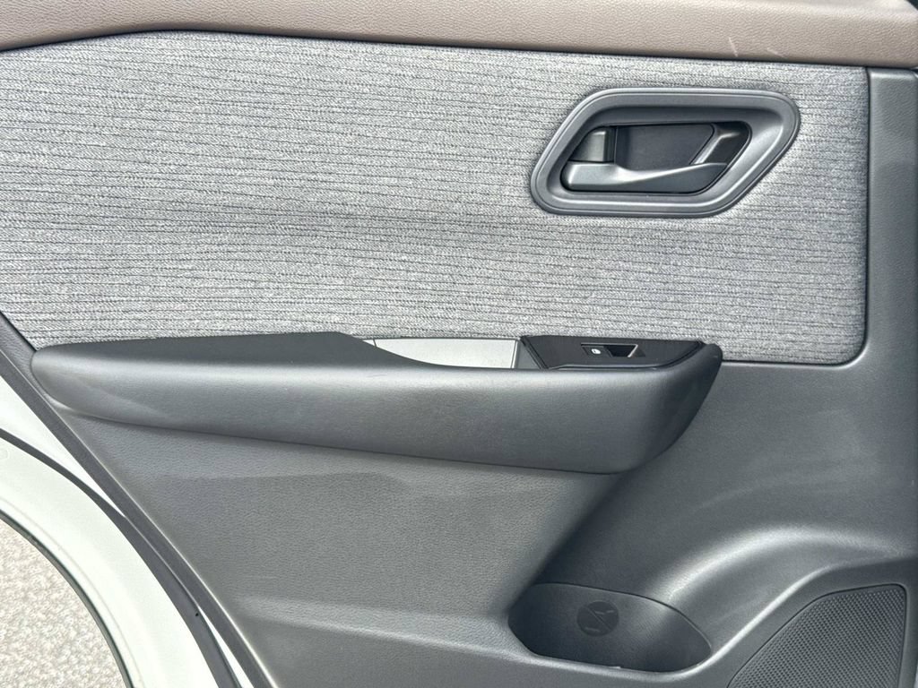 Certified 2023 Nissan Rogue S AWD/4WD image 12