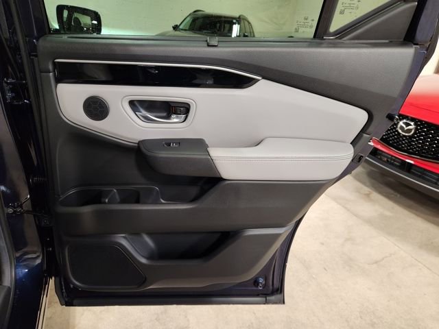 Certified 2025 Honda Pilot Touring image 32