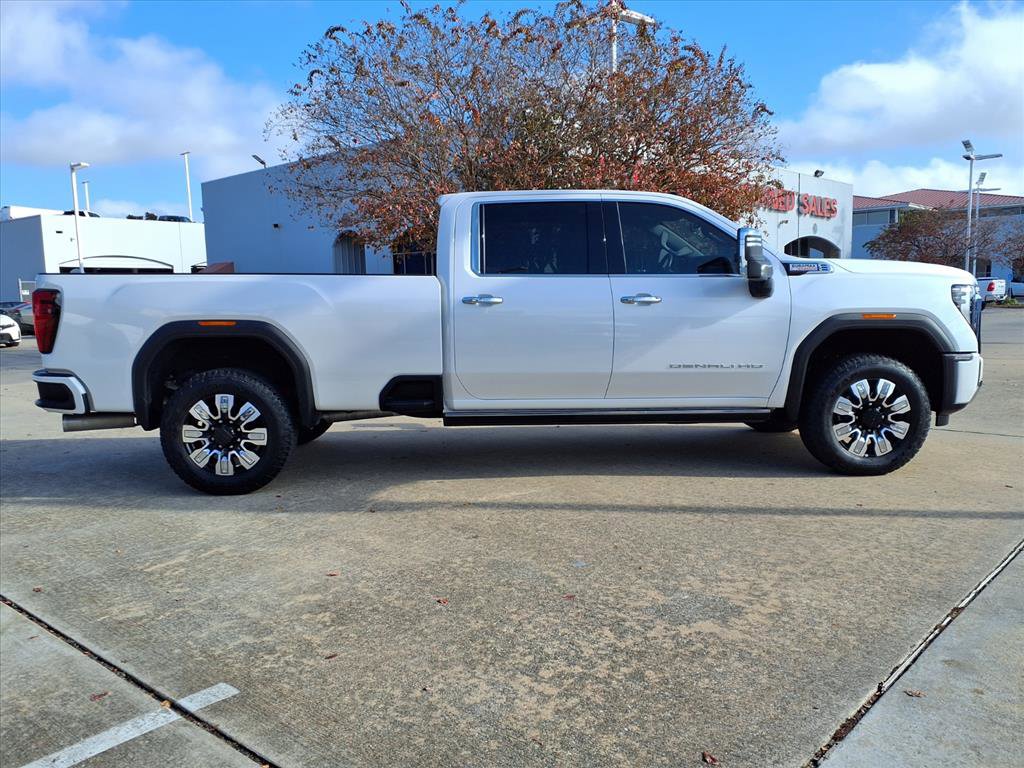 Used 2025 GMC Sierra 3500 Denali image 8