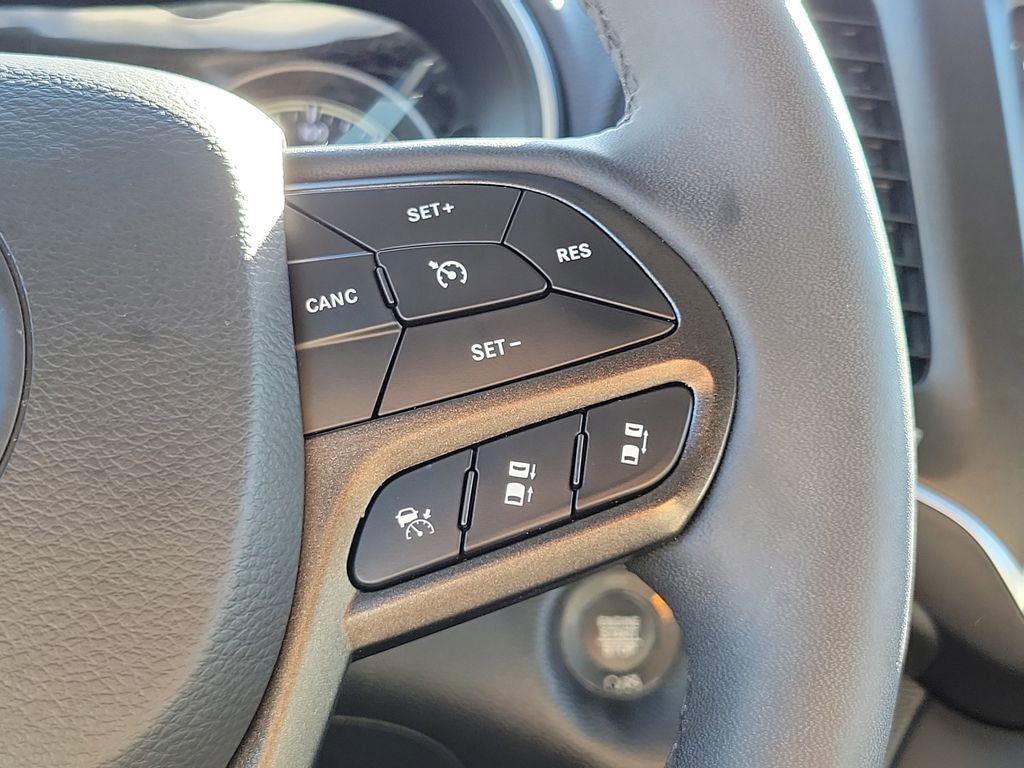 Used 2022 Jeep Cherokee Trailhawk w/ Technology Group B image 14