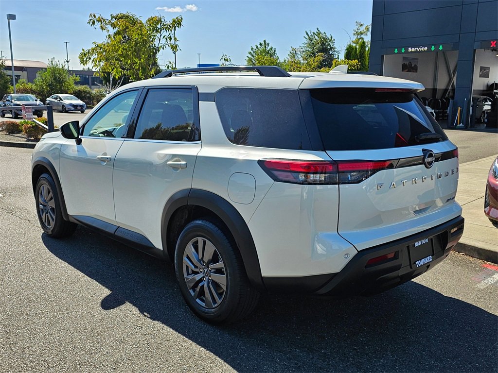 Certified 2024 Nissan Pathfinder SV image 7