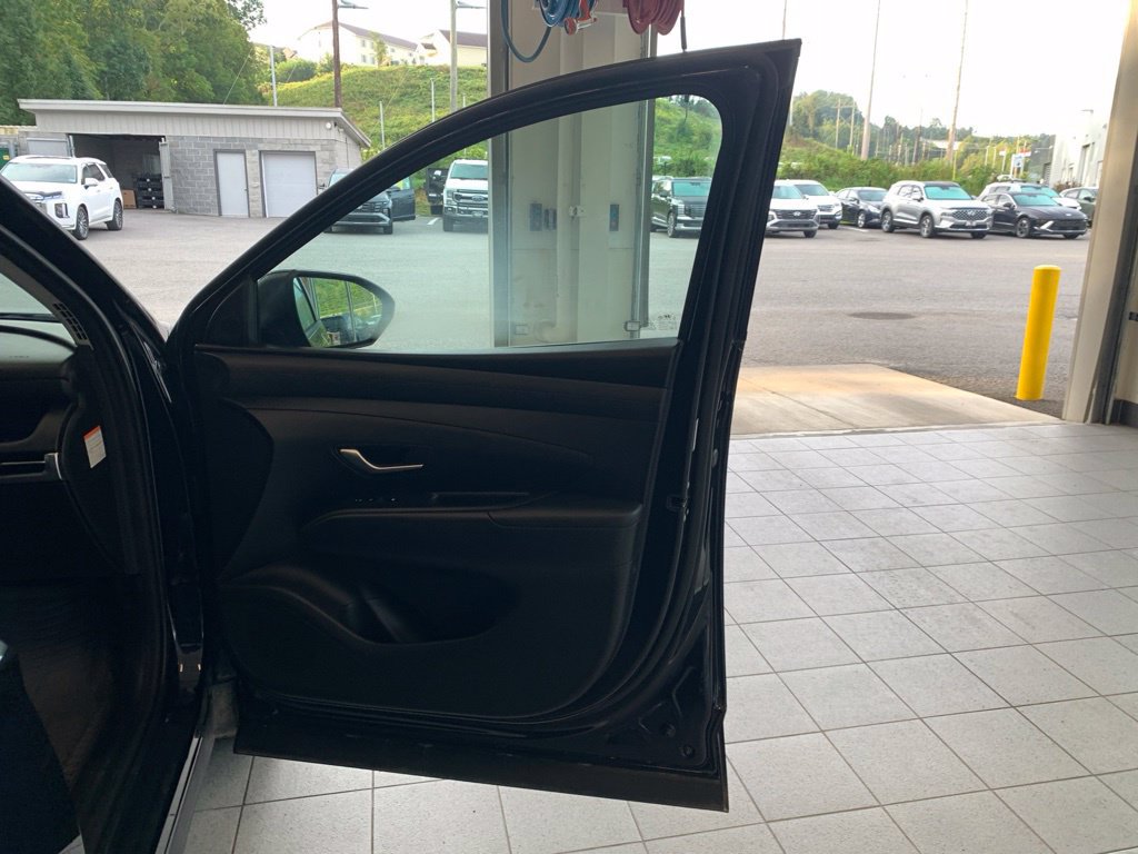 Certified 2025 Hyundai Tucson SEL AWD/4WD image 23